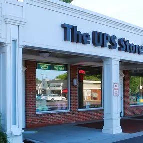 The UPS Store of Wayzata - Colonial Square Mall