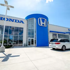 Russ Darrow Honda exterior.