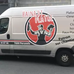 camionnette de la société hainaut platre