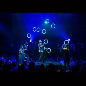 Black light jugglers at Absinthe