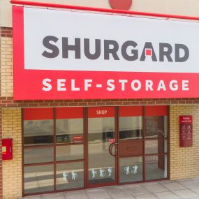 Bild von Shurgard Self Storage Putney