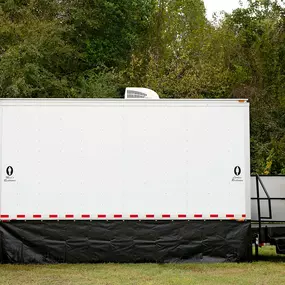 Bild von First Class Rentals - Luxury Restroom Trailers