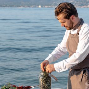 Les Soirées Riviera, face à la mer Méditerranée