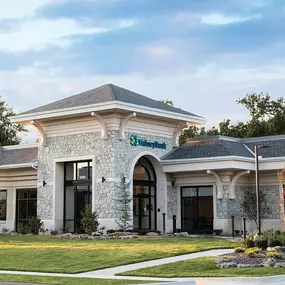 Mabrey Bank opened its Midtown Tulsa location in 2015.  The beautiful building houses a full service location providing commercial & retail services, private banking, safe deposit boxes, ATM and drive-thru lanes.  The bank's Midtown Tulsa location features an open teller line  concept.   Personal Bankers utilize teller pods to assist customers with their transactions but also can open accounts at the same station.   The bank is well known for its stunning art collection.