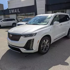 2021 Cadillac XT6 Premium Luxury in Crystal White.