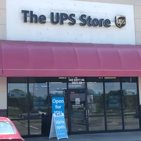 The UPS Store Front