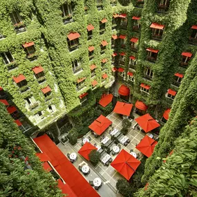 Hôtel Plaza Athénée, Paris