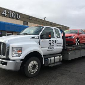 QR Towing LLC is your professional tow service in Utah. Whether you are looking for a regular towing or a wrecker service, we are fully equipped and experienced with a variety of vehicles and situations. We offer cheap towing, fast service, and a high level of professionalism. When you choose QR Towing LLC, you can always be sure that you’re choosing the best.  Light and Medium Duty Towing  We offer both light-duty towing and medium-duty towing services all throughout Utah.  Flatbed and Roll-Off