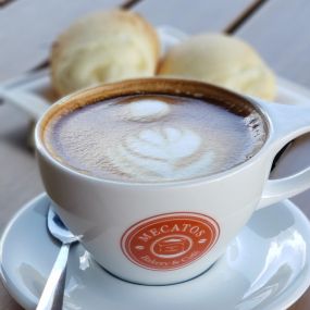 Classic Latte and Pan de Bono