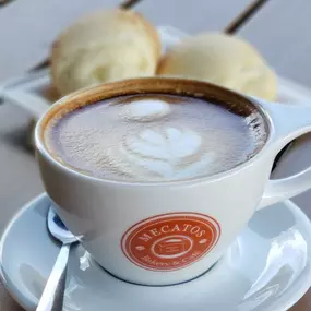 Classic Latte and Pan de Bono