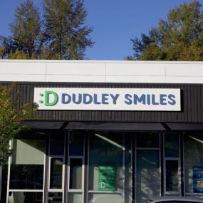 Dr. Silas Dudley is passionate about improving his patient’s lives by giving them the smile of their dreams. “Si” has seen how improved dental health and smiles can enhance the quality of life in people of all ages.