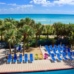 Bild von Crystal Beach Suites Oceanfront Hotel