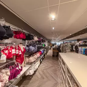 Impressie lingerie wanden.