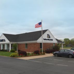 The Duquesne branch has been in existence for over 30 years, serving a diverse customer base, from college students and professors to small businesses to local residents. From auto loans to commercial real estate financing, come in and experience our fun community bank!