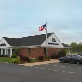 The Duquesne branch has been in existence for over 30 years, serving a diverse customer base, from college students and professors to small businesses to local residents. From auto loans to commercial real estate financing, come in and experience our fun community bank!