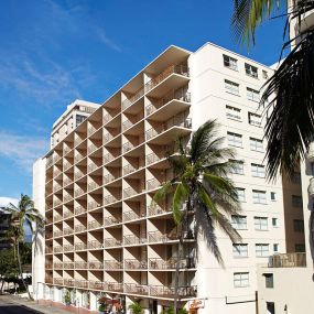 Romer House Waikiki exterior