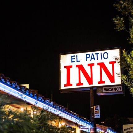 Logotipo de El Patio Inn